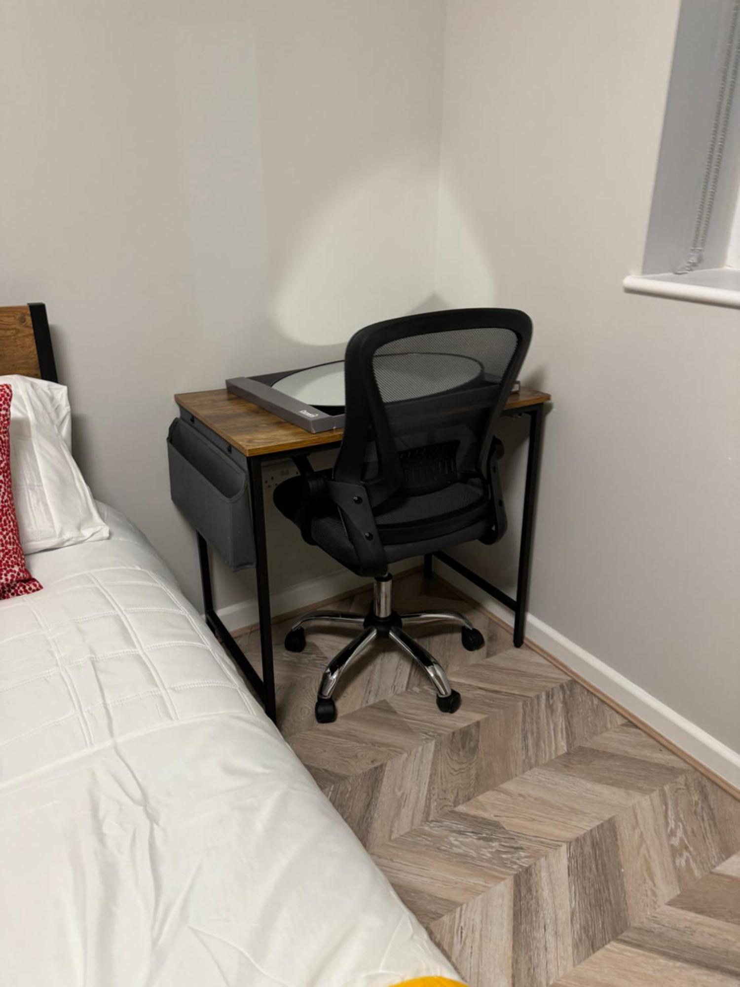 Comfy Studio Flat And Workspace Near Ashton-U-Lyne Station Стейлибридж Екстериор снимка
